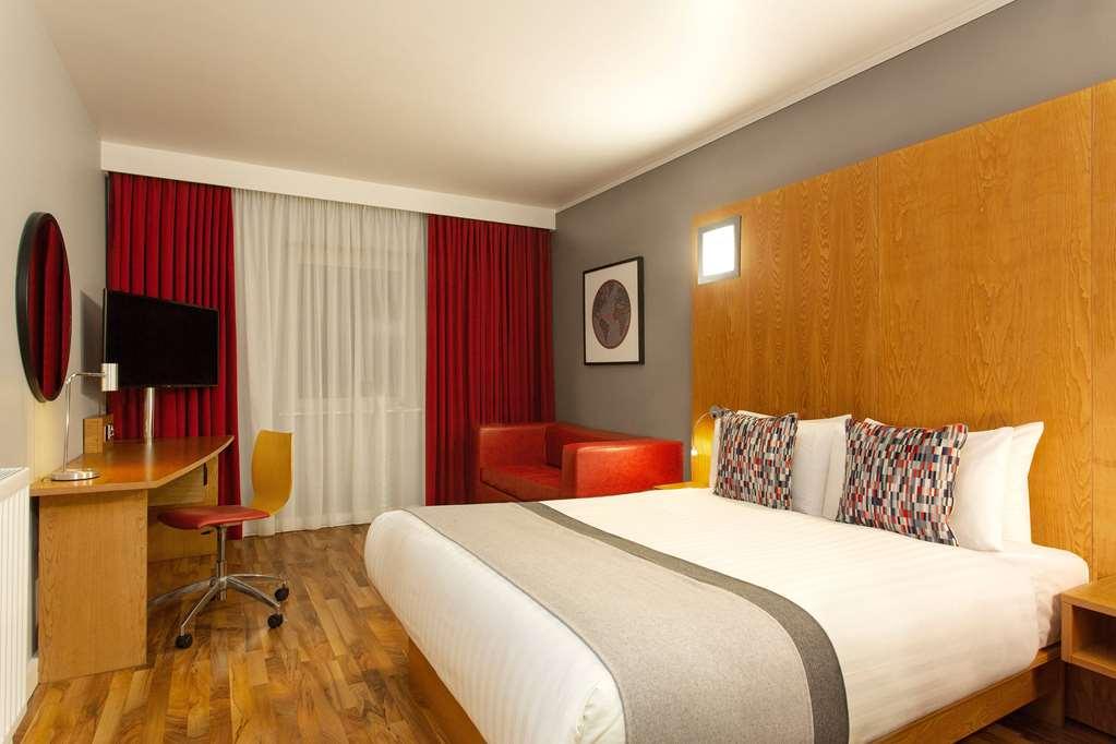 Ramada By Wyndham Belfast Ξενοδοχείο Δωμάτιο φωτογραφία
