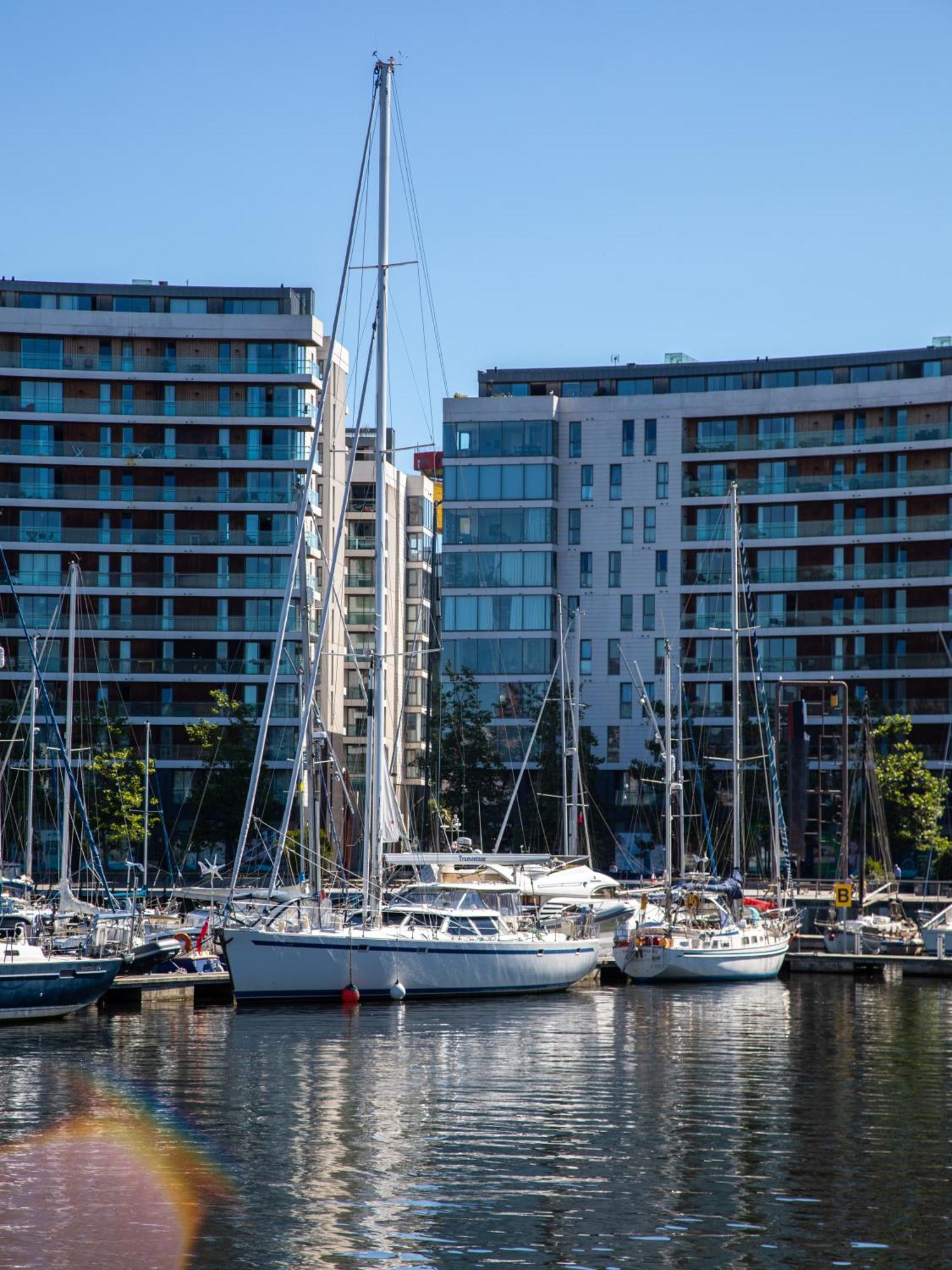 Ramada By Wyndham Belfast Ξενοδοχείο Εξωτερικό φωτογραφία