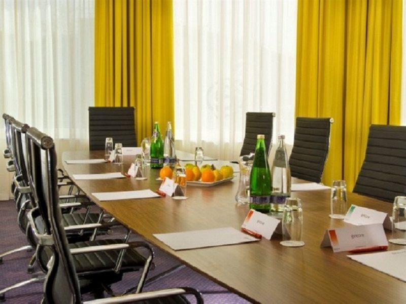 Ramada By Wyndham Belfast Ξενοδοχείο Εξωτερικό φωτογραφία