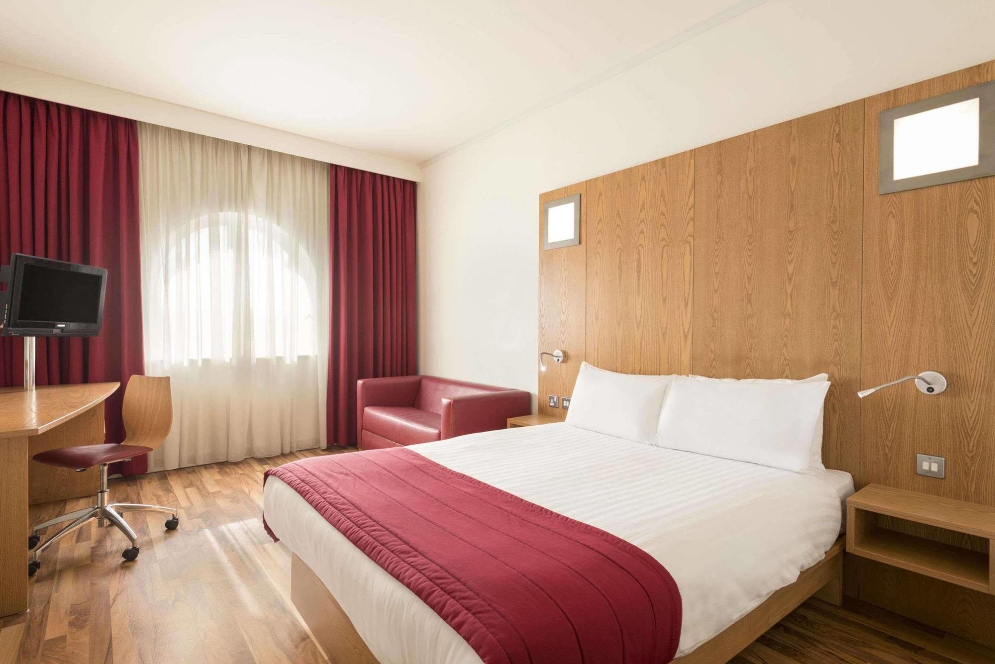 Ramada By Wyndham Belfast Ξενοδοχείο Εξωτερικό φωτογραφία