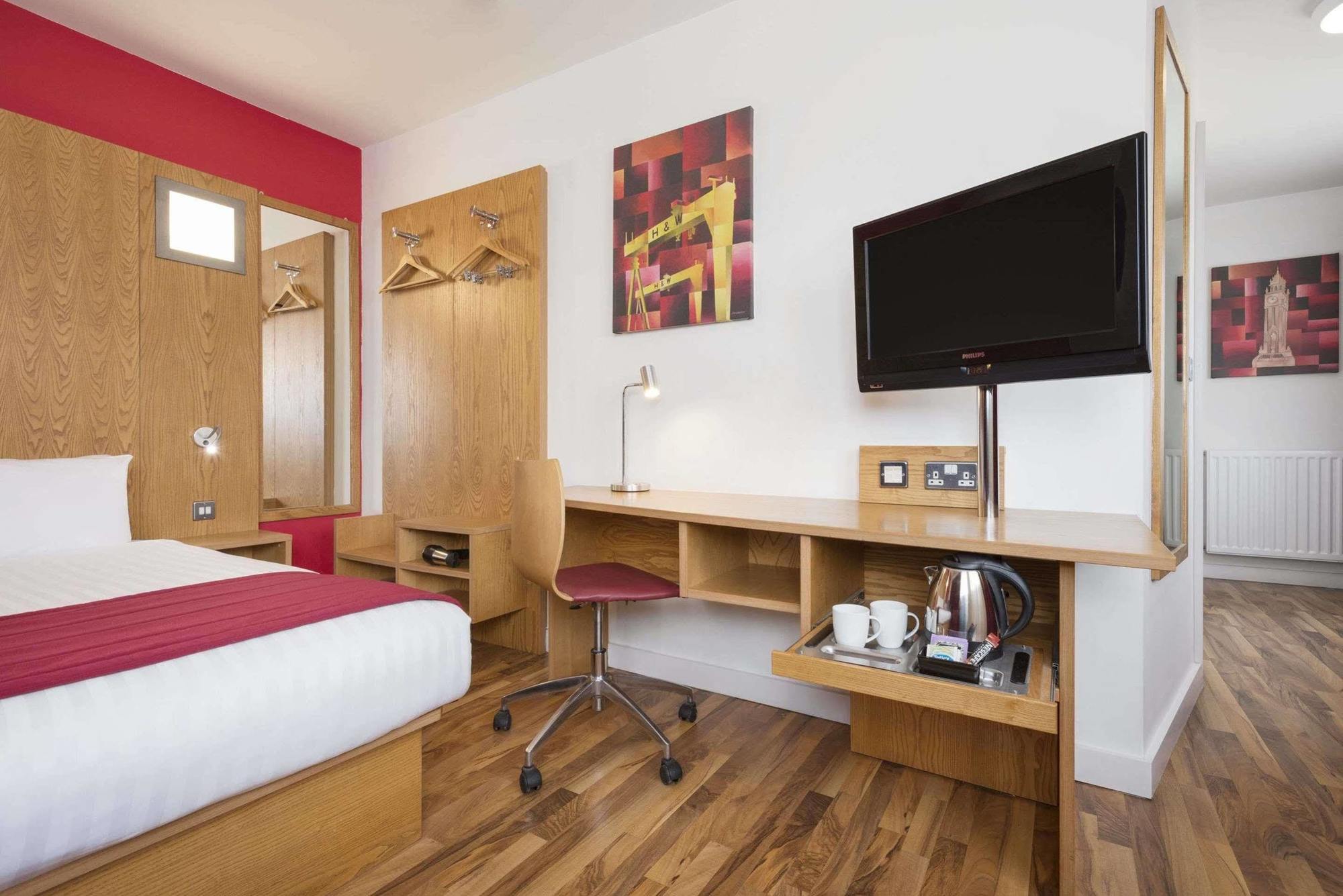Ramada By Wyndham Belfast Ξενοδοχείο Εξωτερικό φωτογραφία