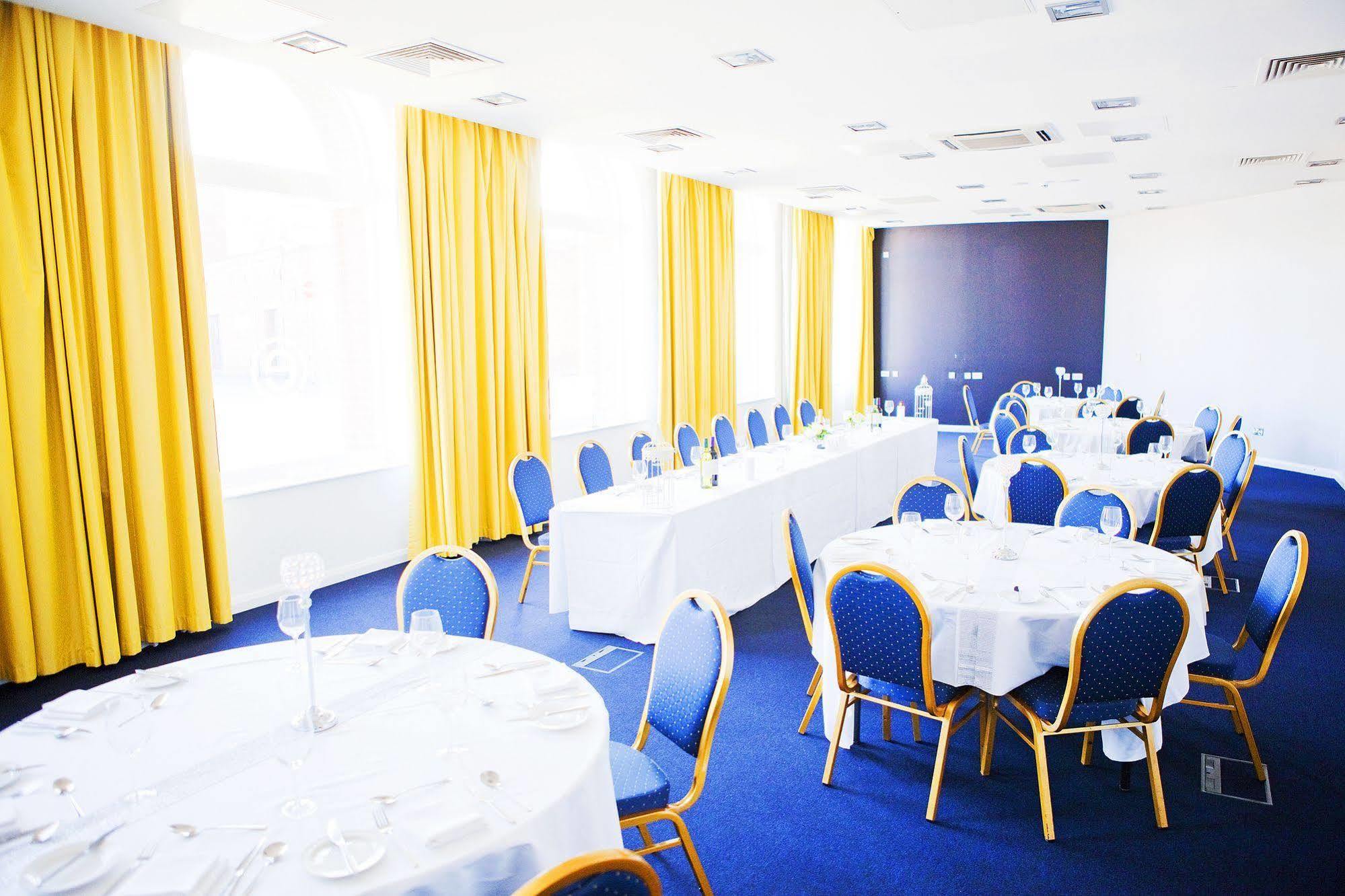 Ramada By Wyndham Belfast Ξενοδοχείο Εξωτερικό φωτογραφία